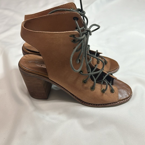 Jeffery Campbell Free People Lace Up Tan Shoes 8.5 - Picture 5 of 8